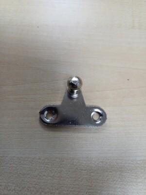 Kaasujousen kiinnike Morelo, rungon puoli