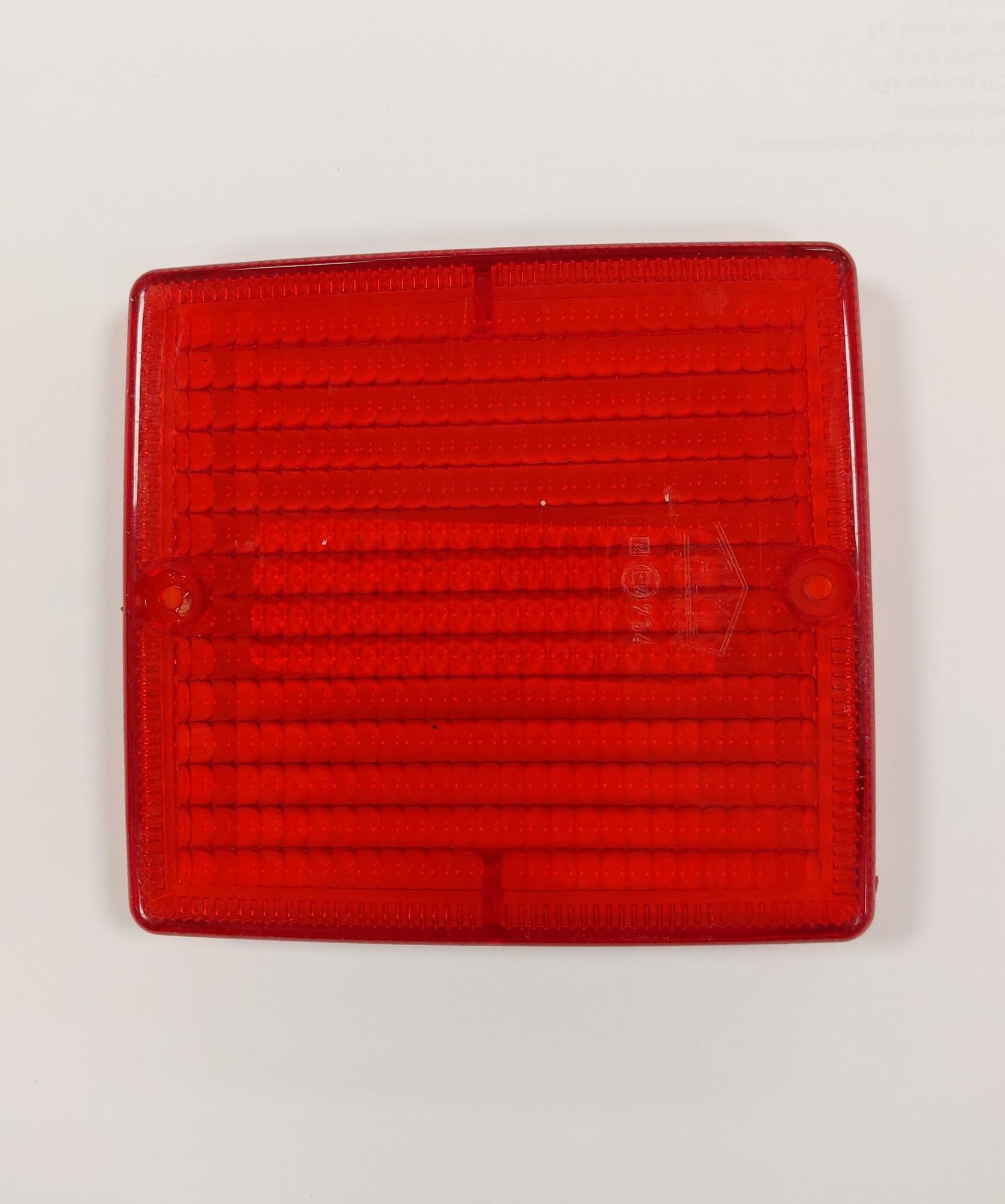 TAKAVALON LASI PUNAINEN -83-88