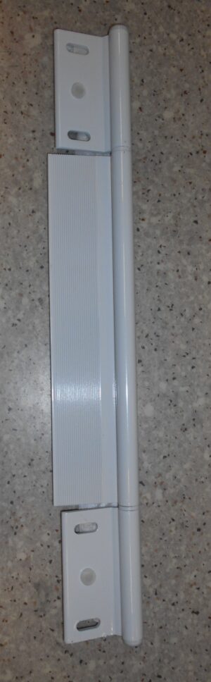 Sarana tavaratilan luukku Adria 10-16 vaaleanharmaa