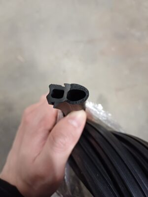 Ovitiiviste musta G ovilehden uraan Adria