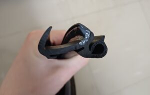 Tiiviste ikkunaan 25mm Adria metrihinta