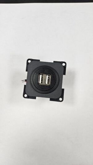 USB-rasia 2x 2,5A / 5V Adria