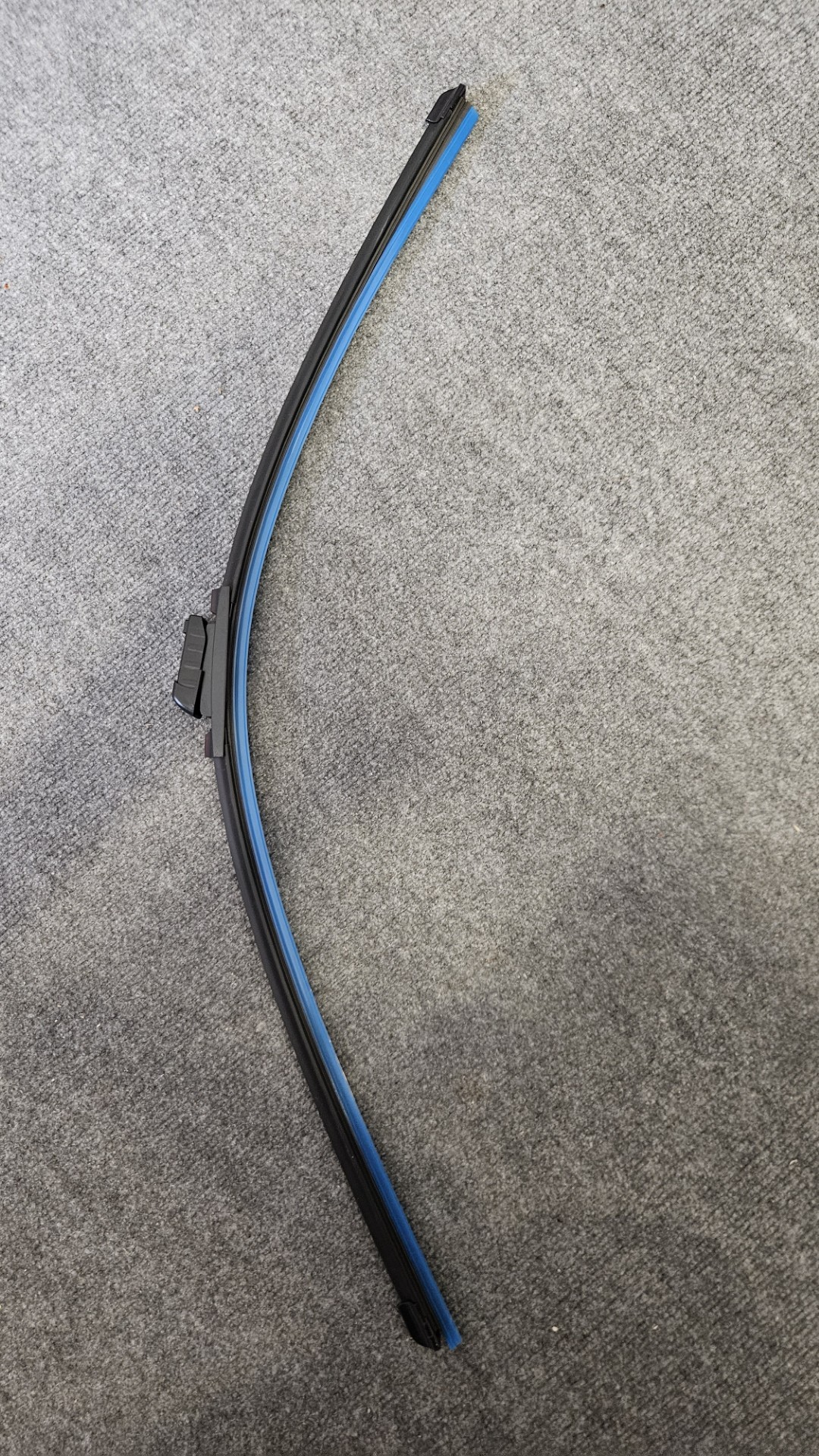 Pyyhkijänsulka 750mm oikea Carthago